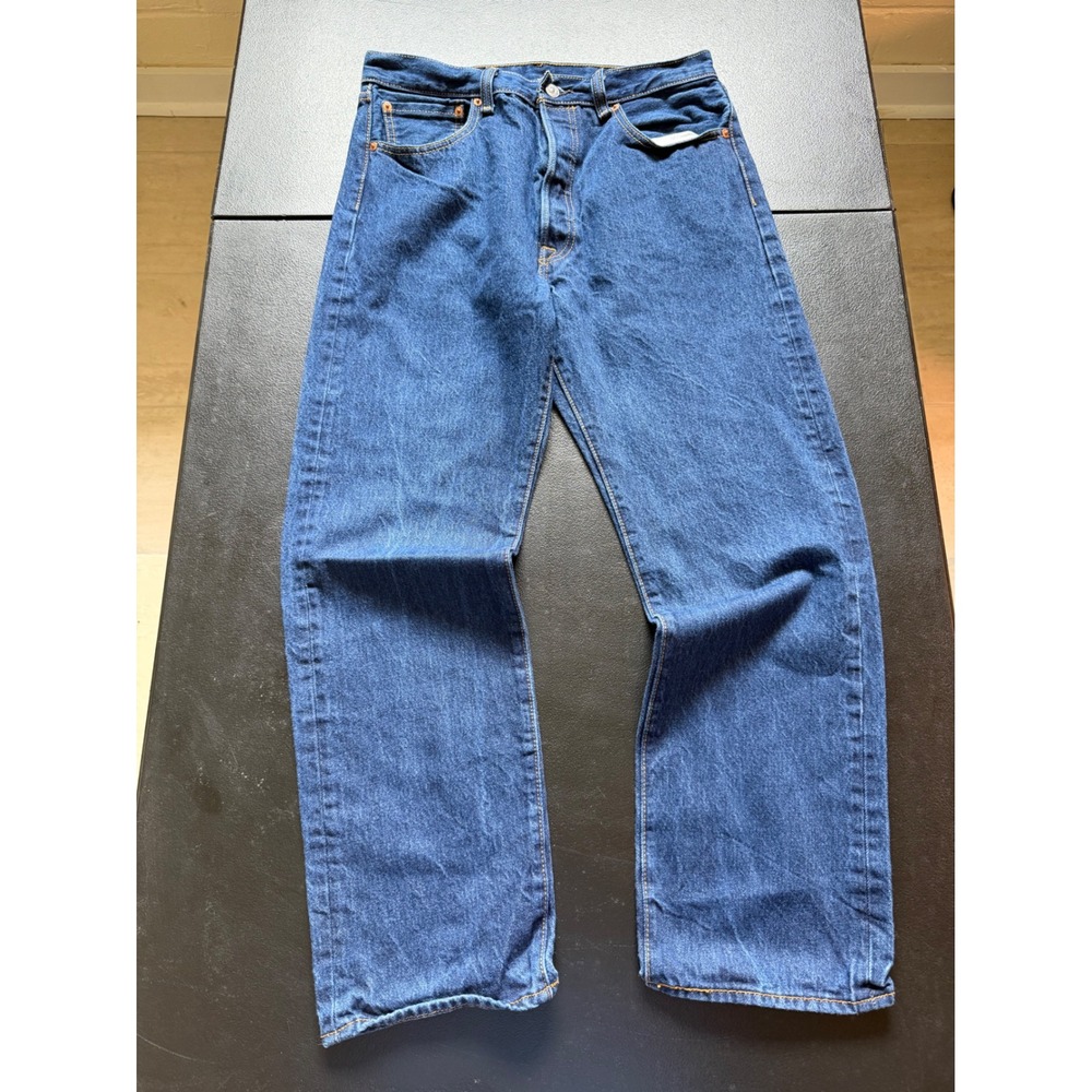 Levis 501 Original Fit Jeans Mens 34x32 Medium Wash Blue Button Fly Denim 00501